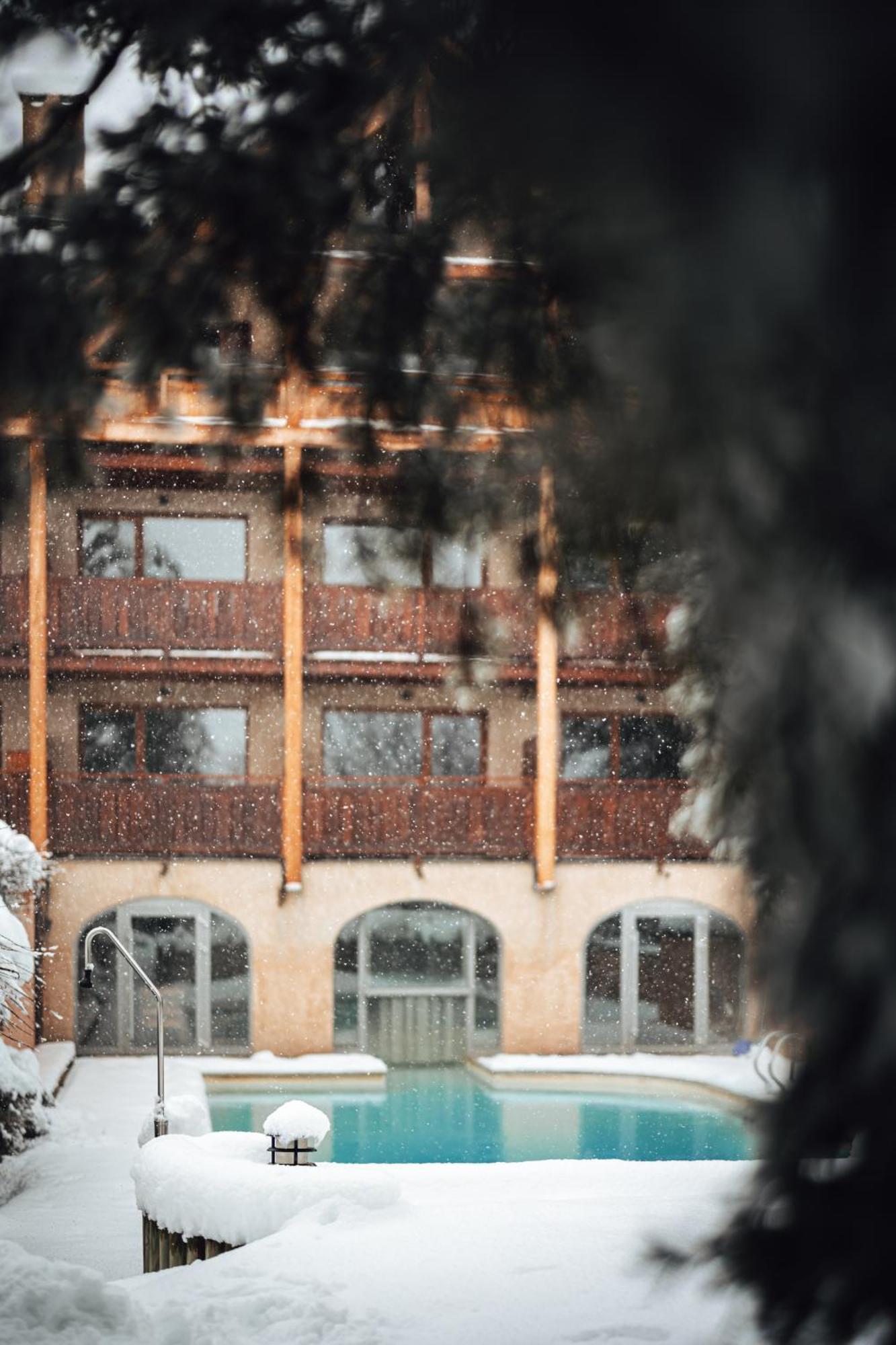 Alliey & Spa Piscine Appart-Hotel Serre Chevalier Le Monêtier-les-Bains Екстериор снимка